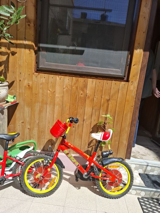 Vand 2 biciclete pentru copii