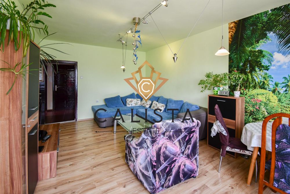 Дава се под наем Етаж от къща в София, Обеля - 60 кв.м за 597.21 € - Снимка #1