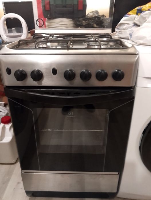 Aragaz Inox-Slver Indesit,latime-50cm