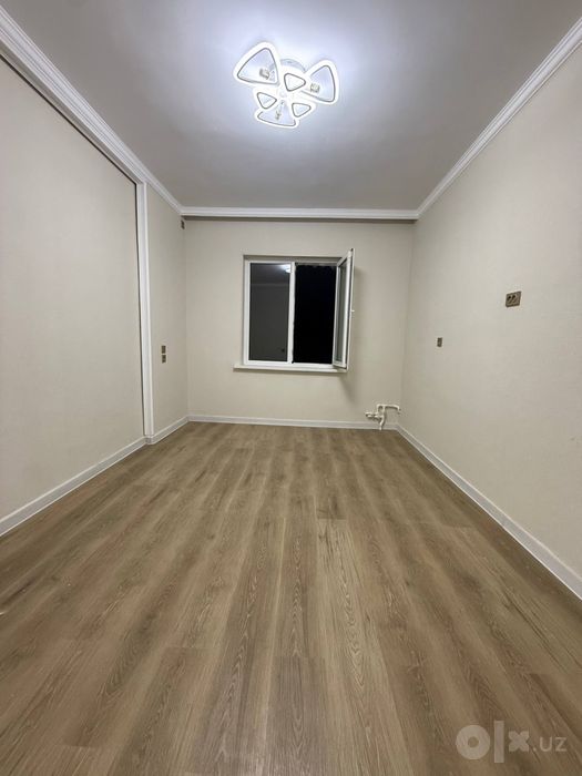 Продаётся квартира чирчик 8 микрорайо 2/4/4/ новая планировка