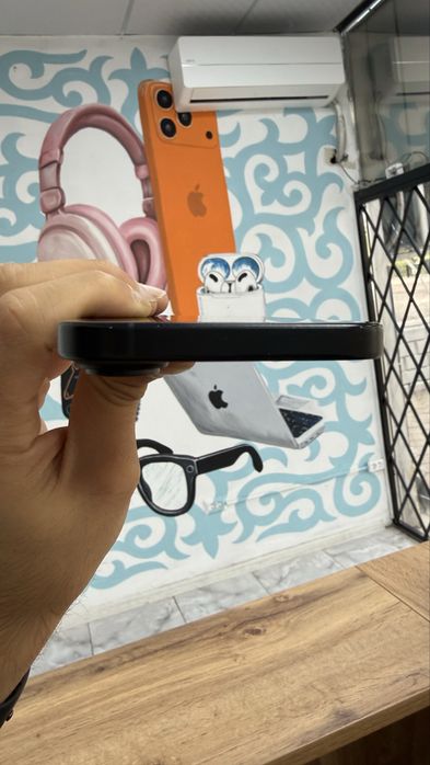 iPhone 16