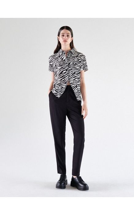 Pantaloni carrot mărimea 38