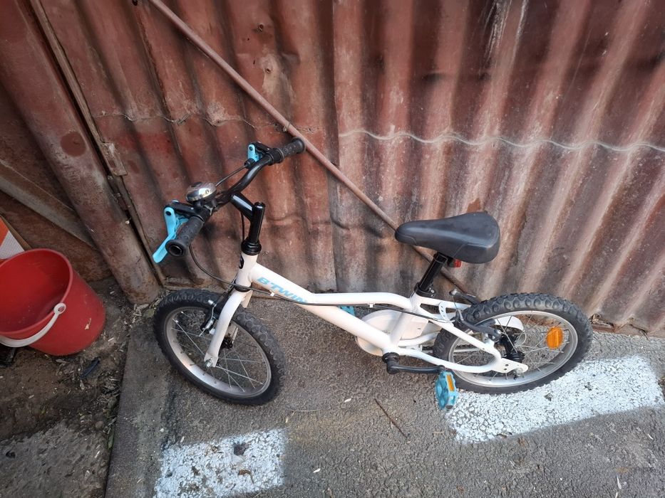 Bicicleta cu roti pe 16" si roti ajutătoare, decatlon