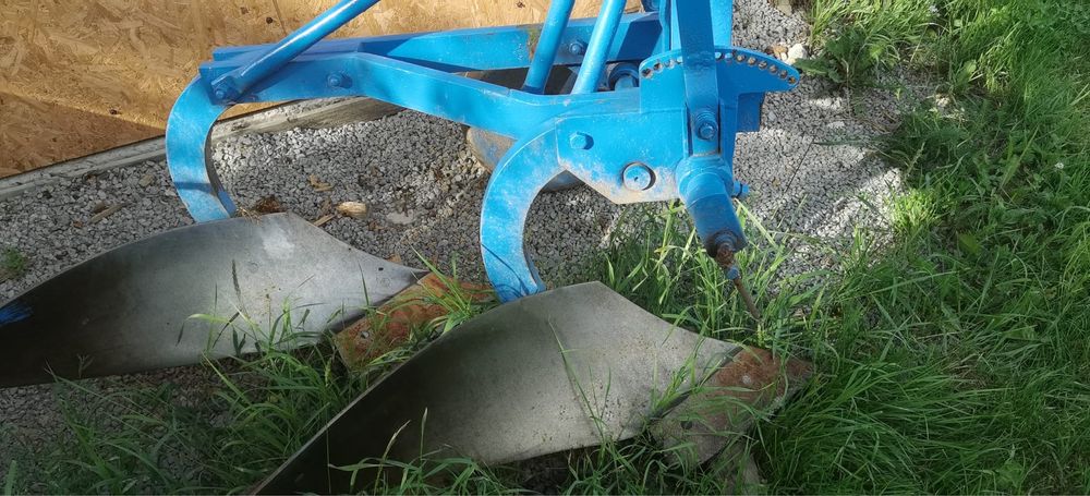 Vand plug dupa tractor