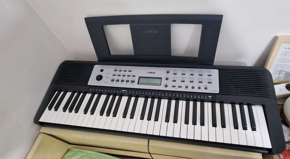 Синтезатор Yamaha PSR-E273