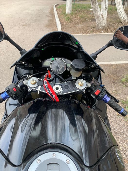 Продам мотоцикл yamaha r1