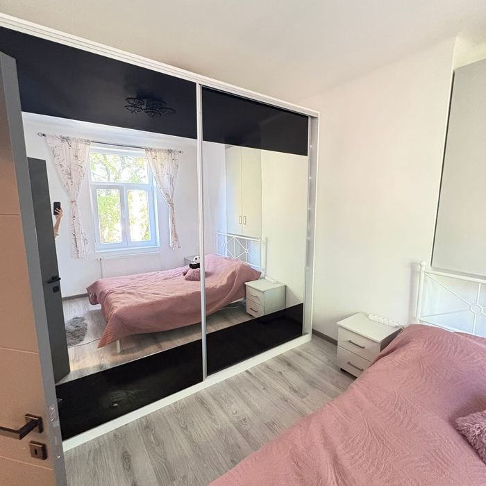 Închiriez apartament