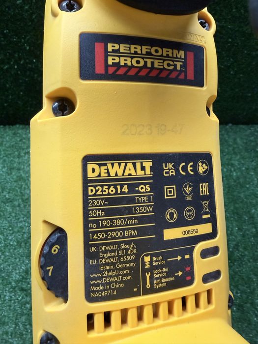 Перфоратор SDS MAX с регулаж на оборотите Dewalt D25614-qs