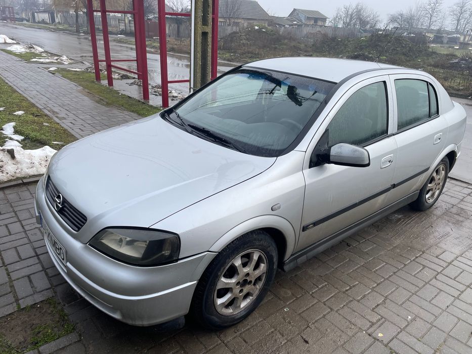 Opel Astra G berlină