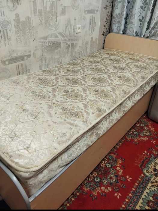 Кровати с матрасами