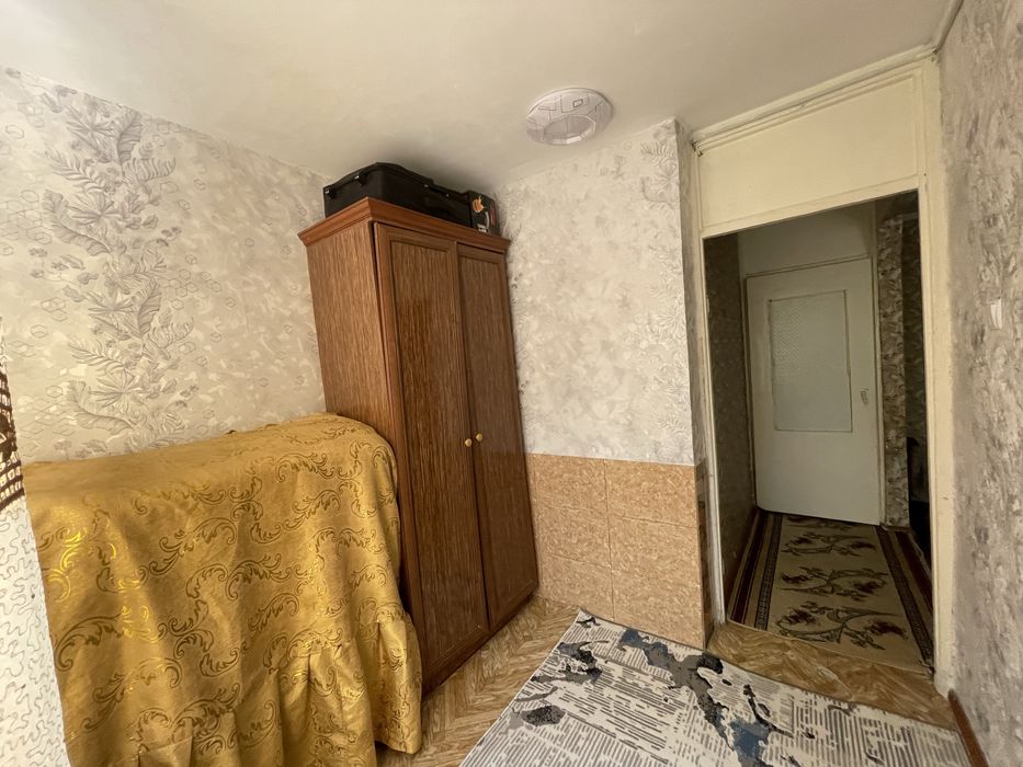 Fargʻona shahar sayoxat yaqinida 2 xona 3 xоna qilingan uy sotiladi