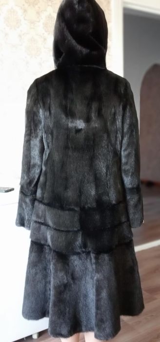 Продам норковую шубу