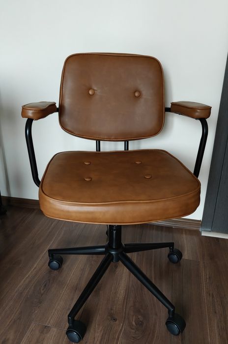 Луксозен офис стол