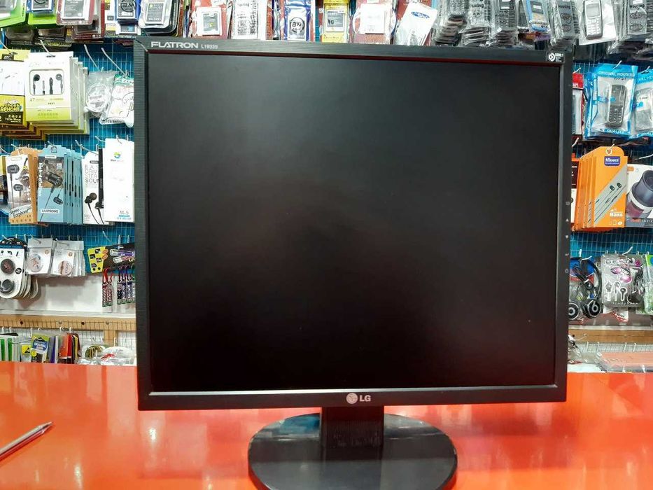 монитор 19 дюм квадратный