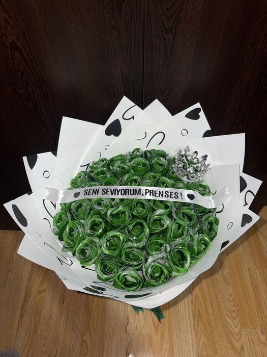 Buchete de trandafiri din săpun și aranjamente