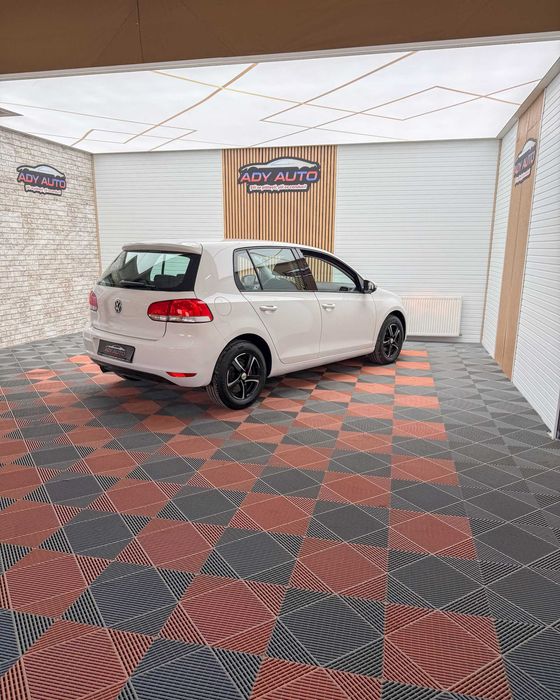 VOLKSWAGEN Golf 2010 — imagine 4