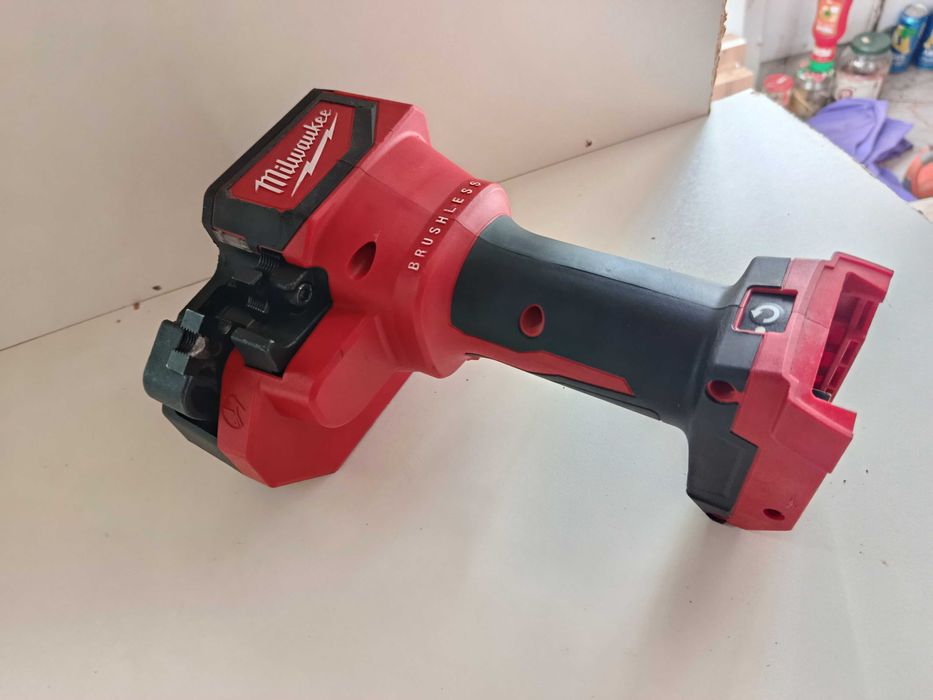 Milwaukee M18 BLTRC 18V masina taiat tije infiletate fierbeton bari striate dispozitiv