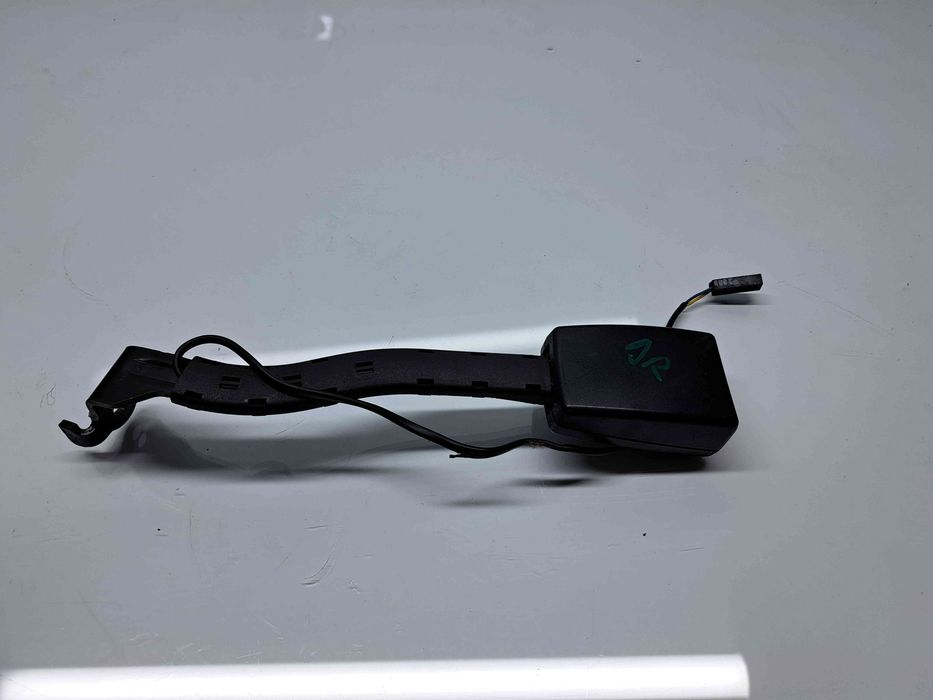 Capsa centura dreapta fata Volkswagen Golf 6 (5K1) [Fabr 2009-2013] 1