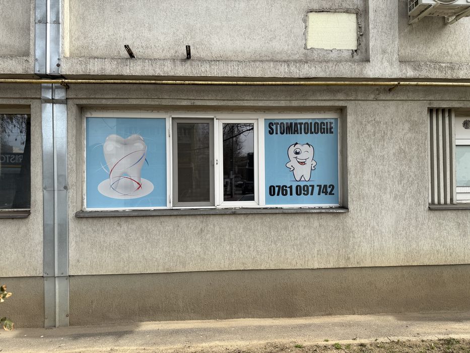 Autocolant printat stikere,vitrine,litere,casete luminoase,sablari