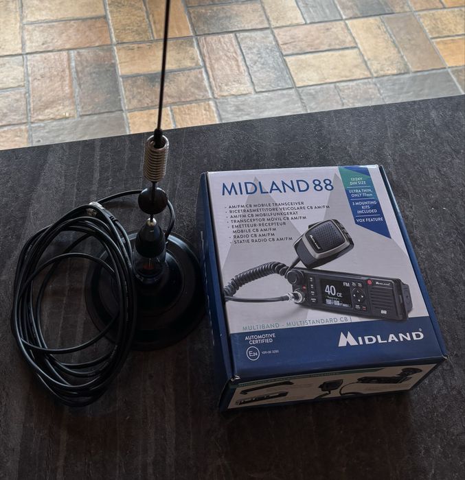 Statie auto CB Midland 88 +antena cu talpa de magnet