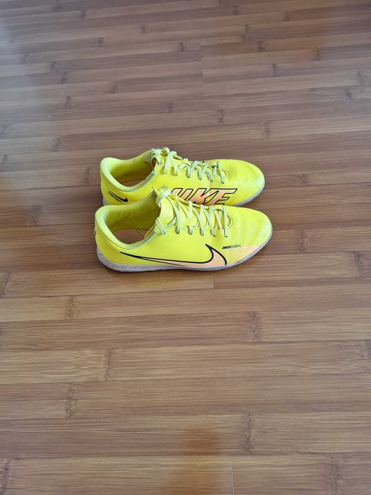 Футболни обувки nike за изкуствен терен