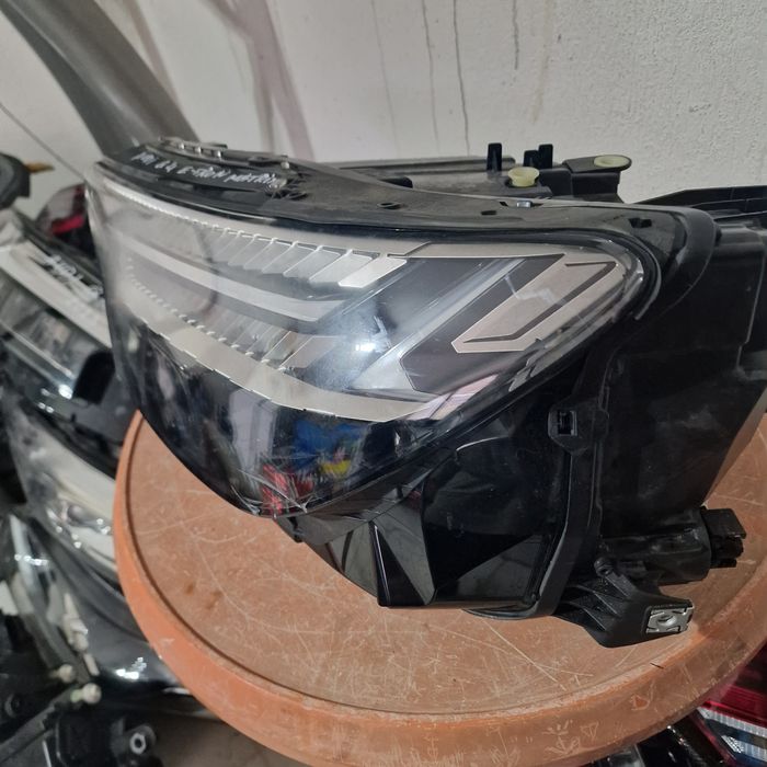 Audi Q4 E-tron matrix  2023 ляв фар