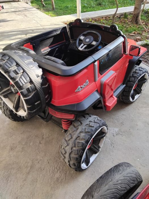 Детский мошина жип 3milion 800minga olingan