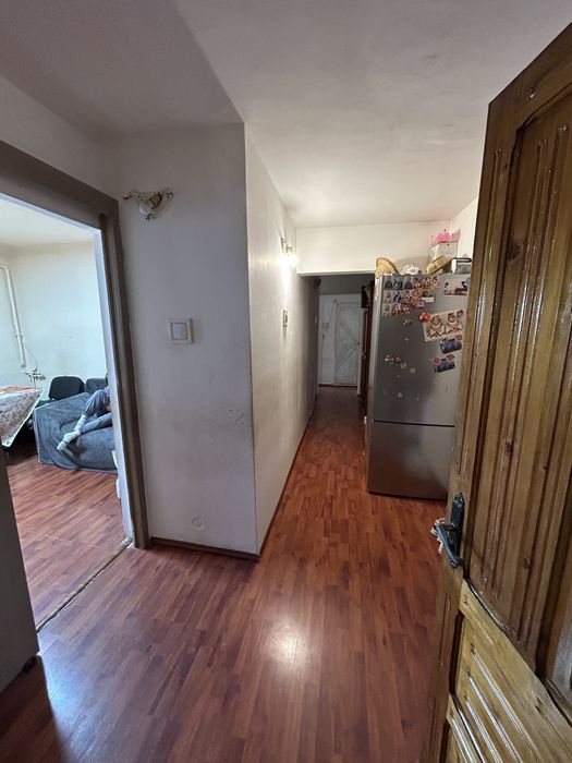 Apartament 3 camere . 1 Mai , Pelendava Schimb cu garsoniera