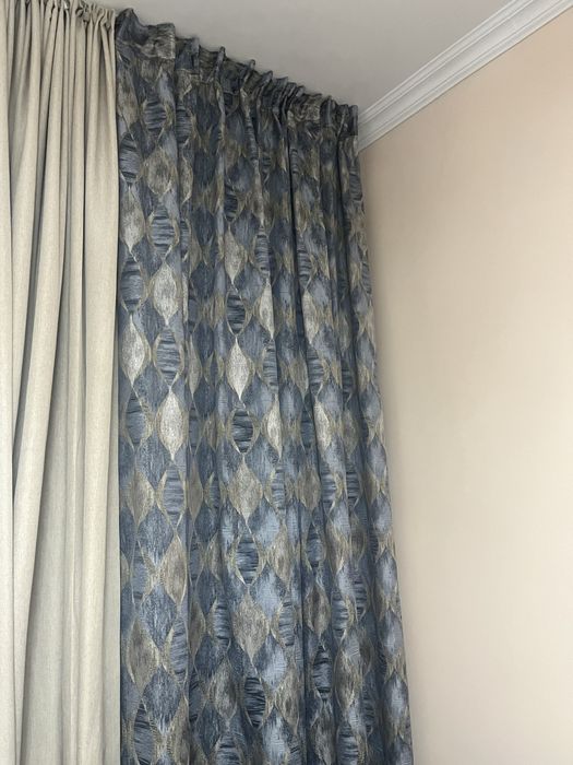 Продаю шторы в отличном состояний