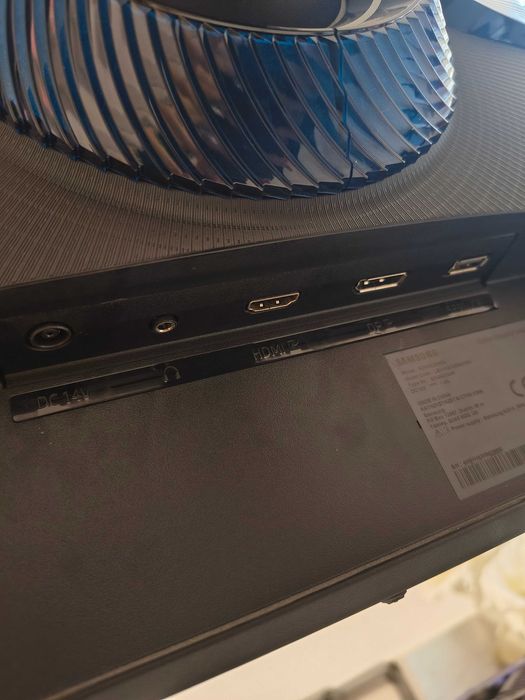 Monitor Samsung Odyssey G3 24" 165Hz + DisplayPort cable