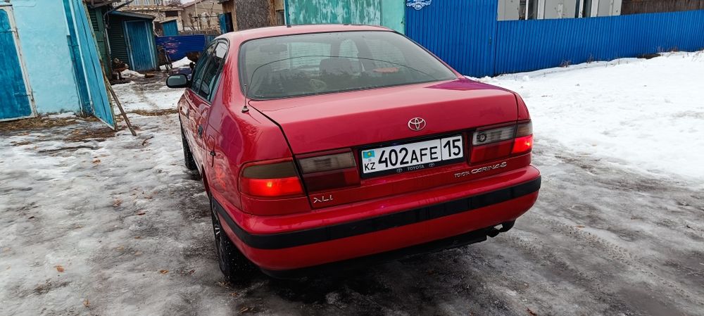 Тойота Карина Е седан