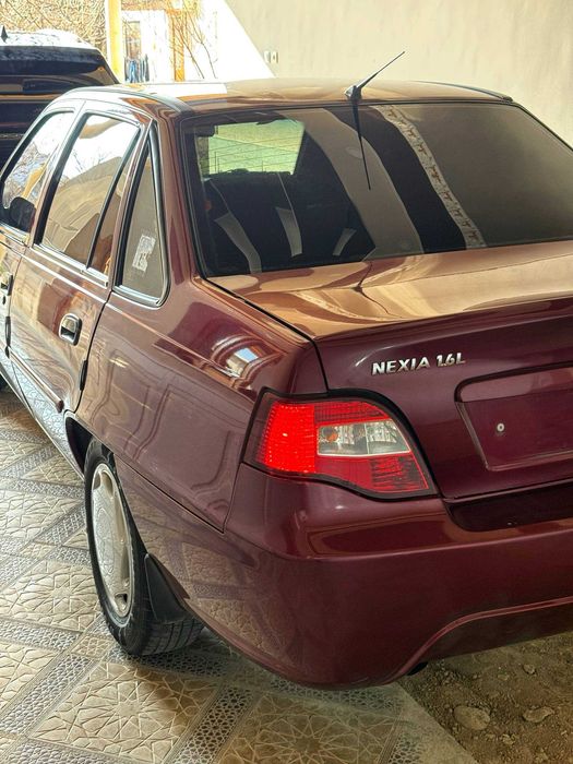Nexia 2 1.6 srochno sotiladi