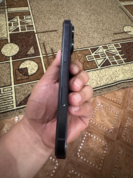 Продам iPhone 16 pro