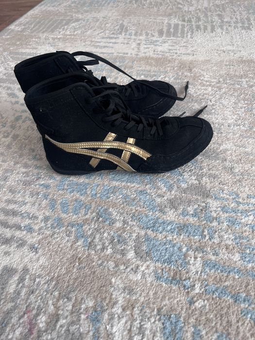 Борцовка asics .,