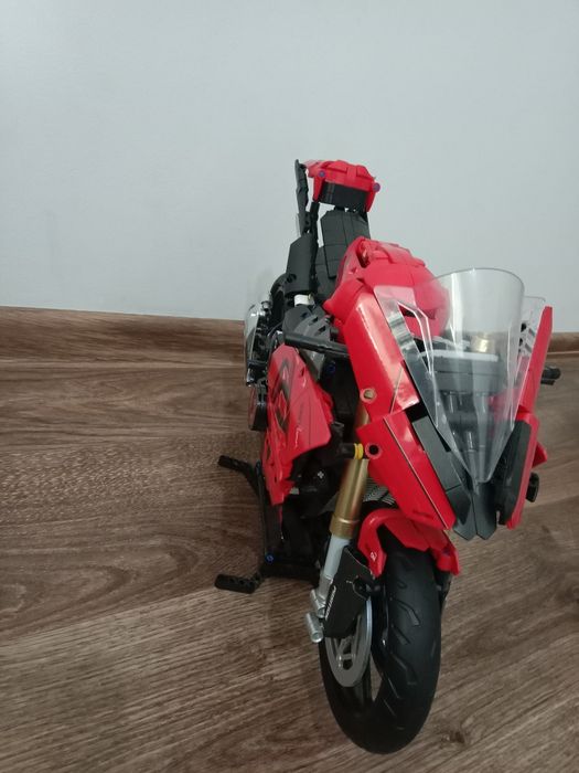 Мотоцикл из Лего техник During Bike