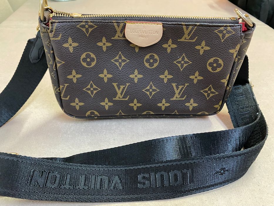 Geantă LV model Multi Pochette Accessoires cu baretă lată neagră