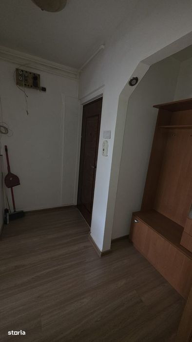 apartament cu 2 camere, semidecomandat, 46 mp., zona centrala