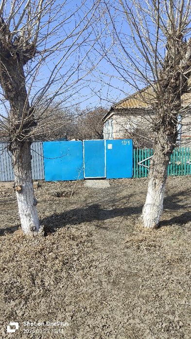 Сдам пол дома ,совсем другая половина и вход с другой стороны