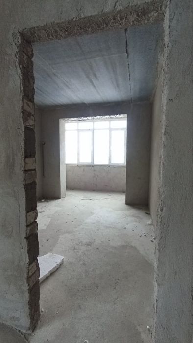 1комнатная квартира сзади Дины
