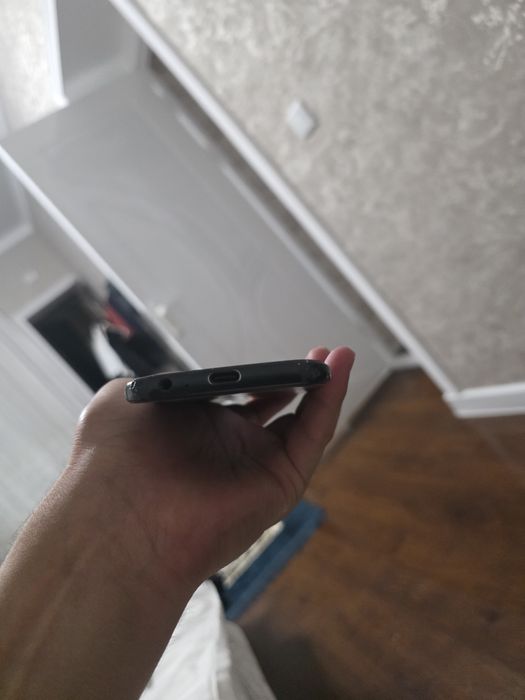 Samsung A3 17 qora