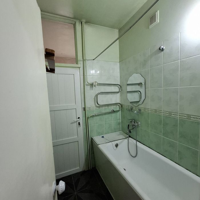 Mirzo Ulug'bek tumani 2/2/4 uy ipotekaga sotiladi