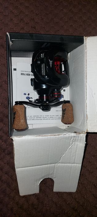 Продам катушку KastKing.