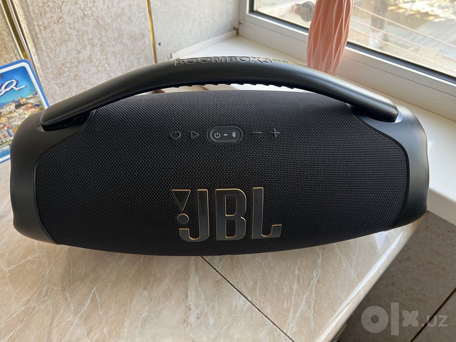 Продаётсья JBL 3 WI FI BOOMBOX в идеальном состоянии