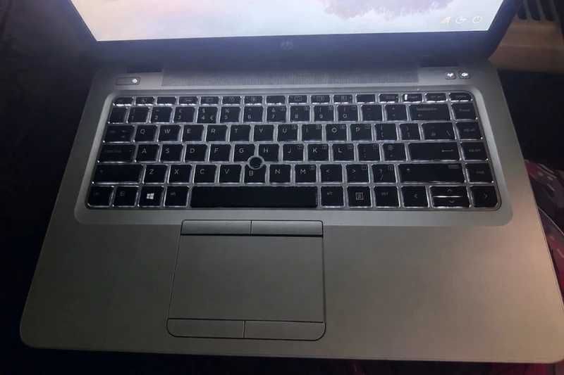 Laptop HP EliteBook 840 G3 i5-6300U 2.40GHz 8GB DDR4 240GB SSD 14"