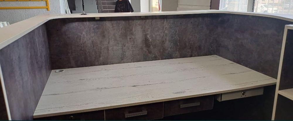 Продам офисный стол