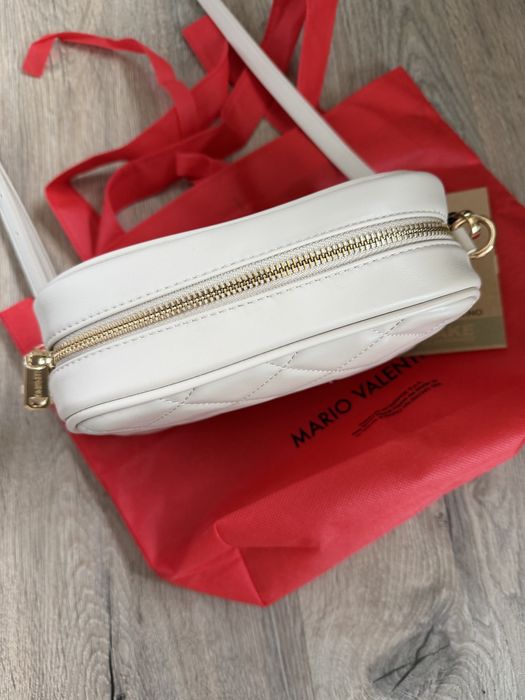 Нова чанта Valentino