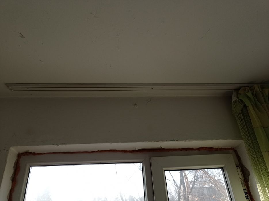 Продам карнизы потолочные
