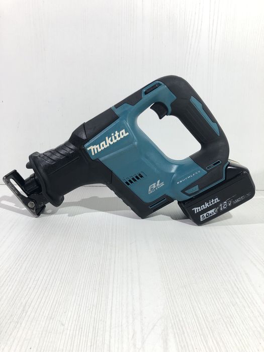 Fierăstrău sabie Makita DJR 188