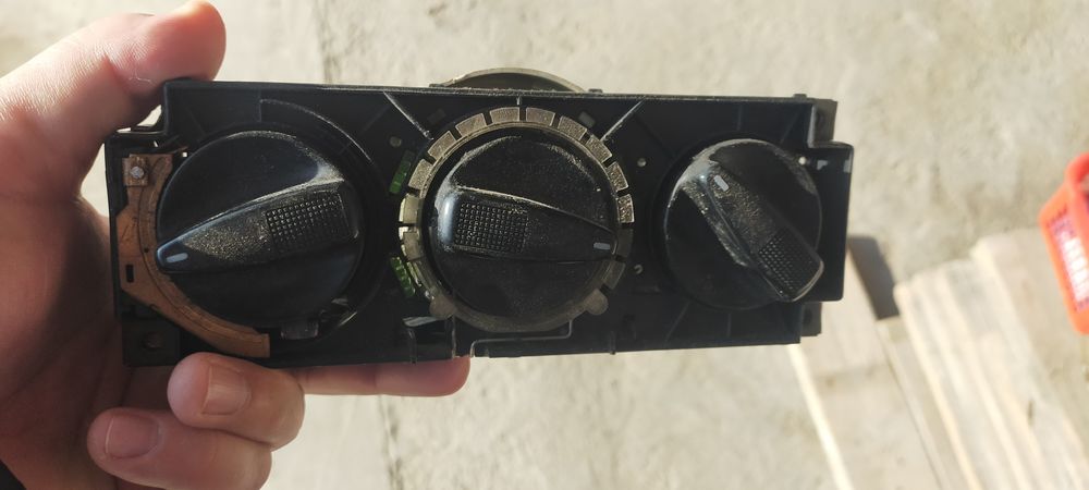 Бмв автокөлігінің багажының бөлшегі