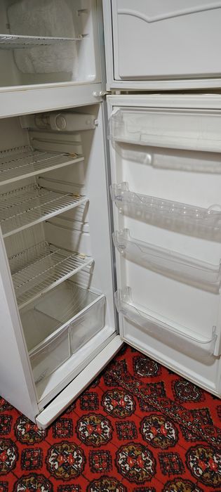 Холодильники сотилади
